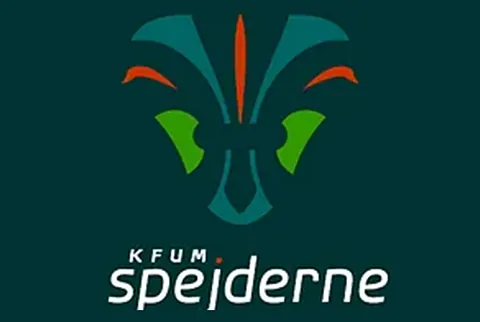 Grünes und orangefarbenes Logo von "KFUM Spejderne".