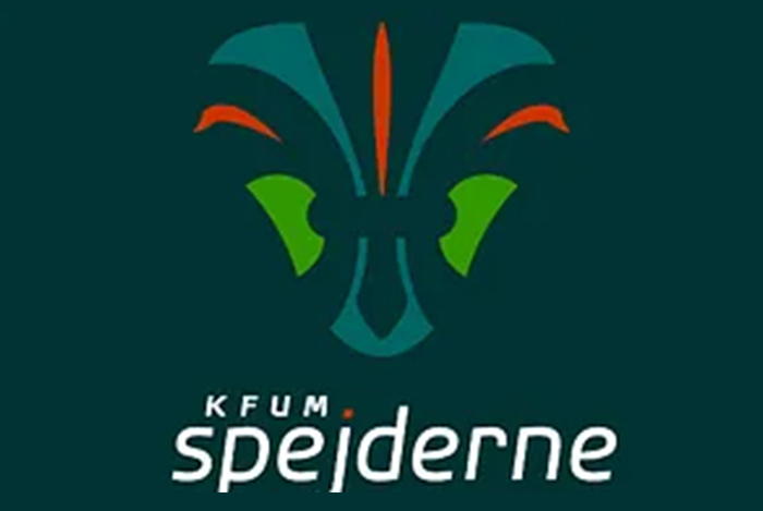 Grünes und orangefarbenes Logo von "KFUM Spejderne".